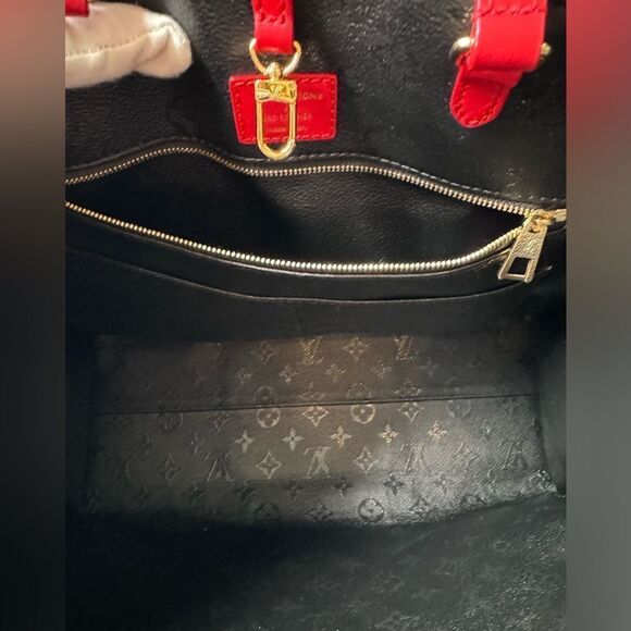 Louis Vuitton Tufted Monogram On The Go GM Limited Edition Tote - Picture 11 of 11